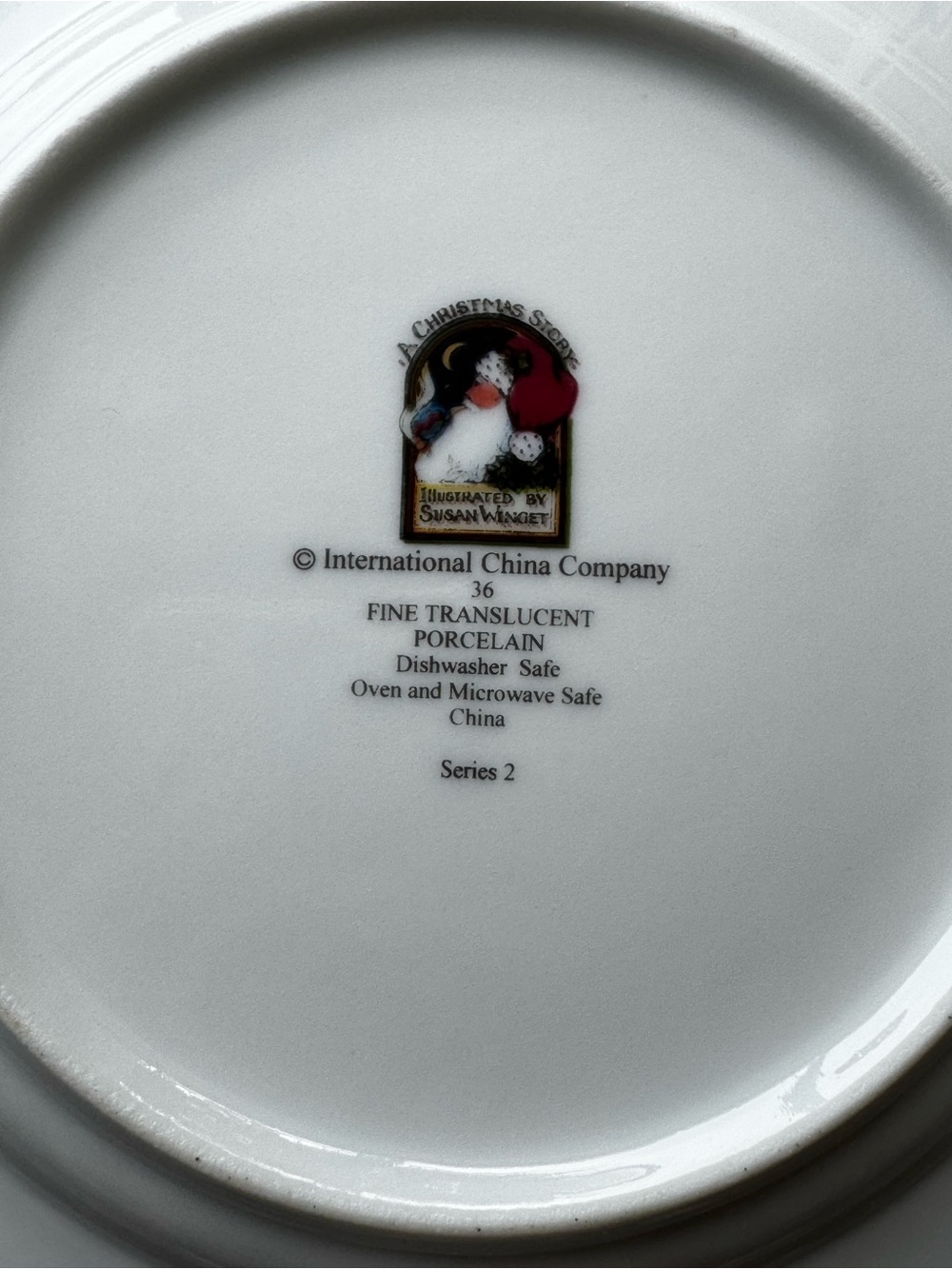 International China Christmas Stories Susan Winget Set of 2 Salad Dessert Plates - Picture 5 of 5